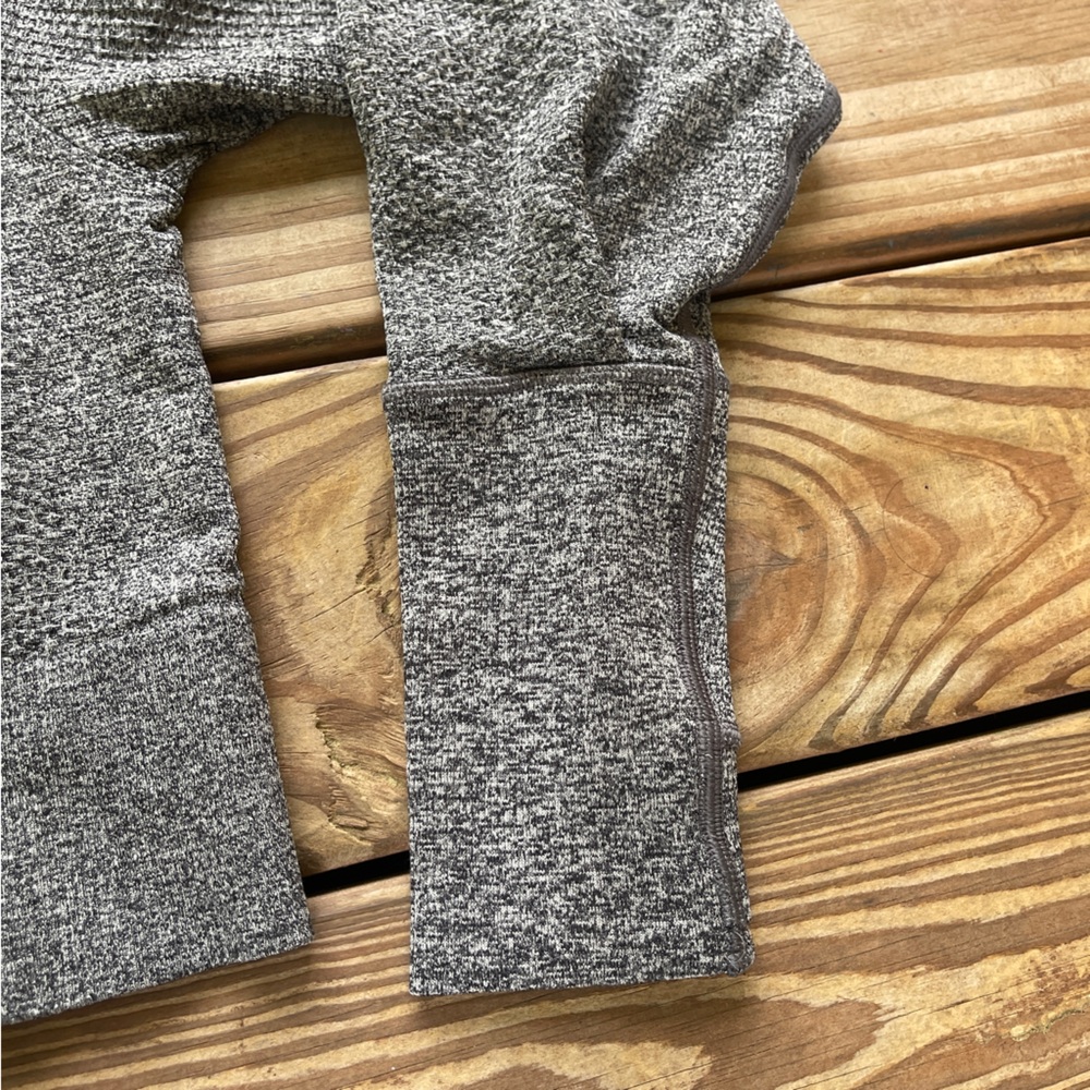 Lululemon Long Sleeve Top Size 8 Gray Thumbhole Athletic Running Shirt - Picture 3 of 10